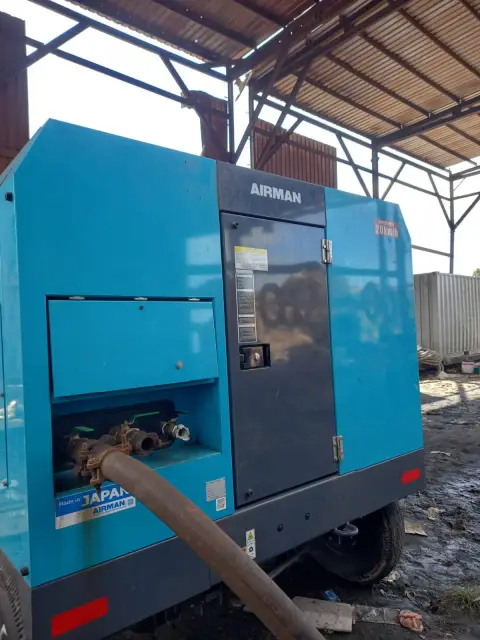 Airman Air Compressor 830 cfm, 10,3 bar — sewa dan jual alat berat Batam (3/5)