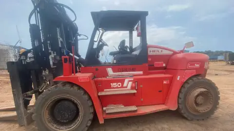 Forklift 15 Ton Diesel — sewa dan jual alat berat Batam (2/4)
