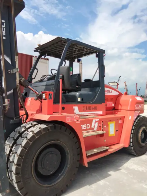 Forklift 16 Ton Diesel — sewa dan jual alat berat Batam (2/7)