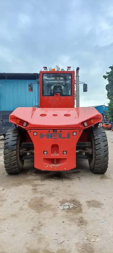 Forklift 25 Ton Diesel — sewa dan jual alat berat Batam (4/4)
