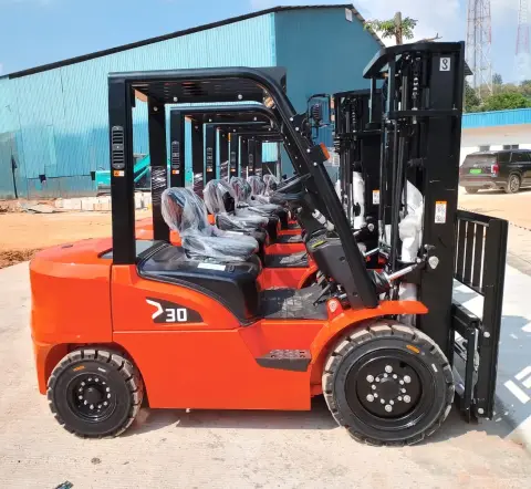 Forklift 3 Ton Diesel — sewa dan jual alat berat Batam (3/6)