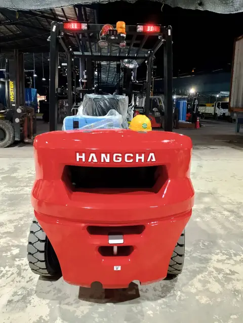 Forklift 5 Ton Diesel — sewa dan jual alat berat Batam (2/6)