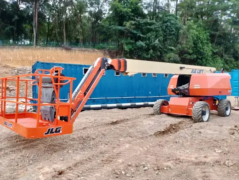 JLG 660SJ Boom Lift Telescopic 22.02 m, 340 kg — heavy equipment rental and sales in Batam (2/5)
