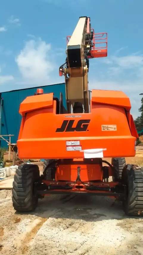 JLG 660SJ Boom Lift Telescopic 22.02 m, 340 kg — heavy equipment rental and sales in Batam (3/5)