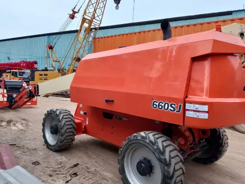 JLG 660SJ Boom Lift Telescopic 22.02 m, 340 kg — heavy equipment rental and sales in Batam (5/5)