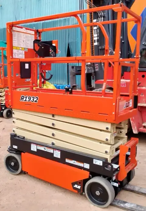 JLG R1932 Scissor Lift 7.8 m, 230 kg — heavy equipment rental and sales in Batam (3/4)
