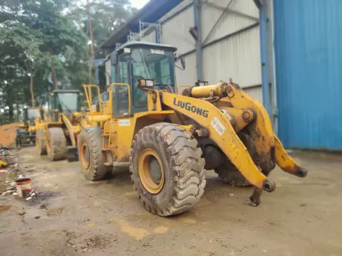 LiuGong ZL50CN Wheel Loader 5 Ton — heavy equipment rental and sales in Batam (3/4)