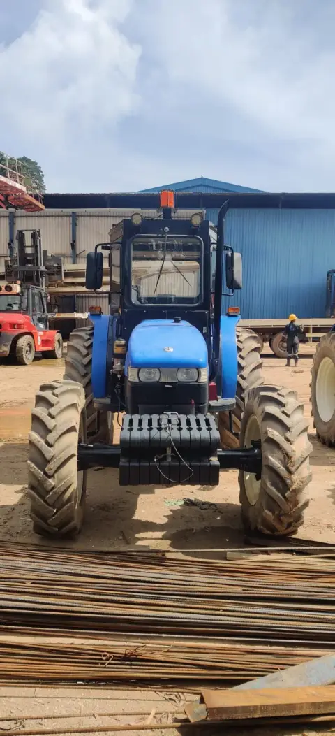 New Holland TD90 Tractor 4WD 89 HP — heavy equipment rental and sales in Batam (2/3)