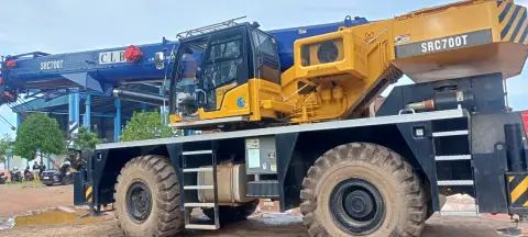 SANY SRC700T Rough Terrain Crane 70 Ton — sewa dan jual alat berat Batam (2/4)