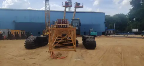 XCMG XCG100A Crawler Crane 100 Ton — heavy equipment rental and sales in Batam (2/5)