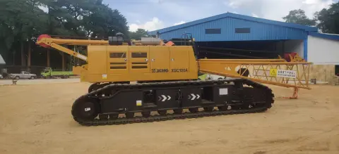 XCMG XCG100A Crawler Crane 100 Ton — heavy equipment rental and sales in Batam (4/5)