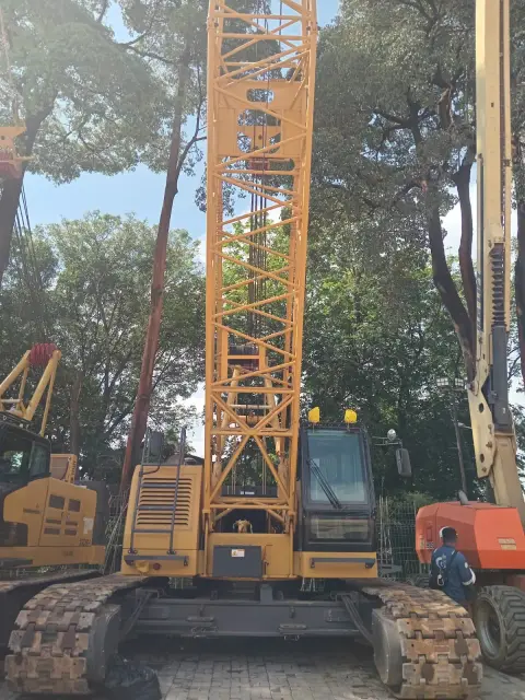 XCMG XGC60 Crawler Crane 60 Ton — sewa dan jual alat berat Batam (3/4)
